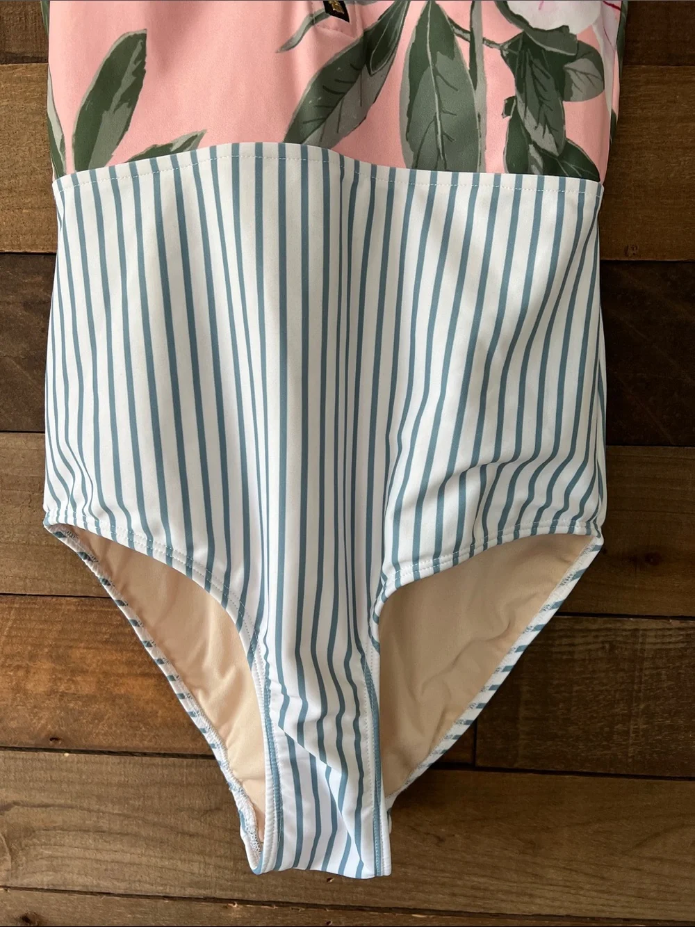 Albion Women's Island Fever Front Zipper Floral Striped One Piece Swimsuit Small